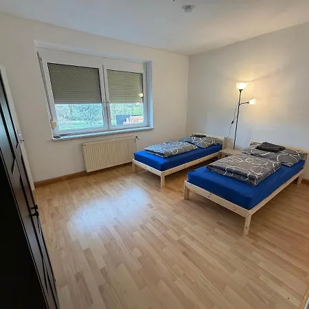 Monteurwohnung - Gemuetliche Stadtwohnung Im Gruenen Daire