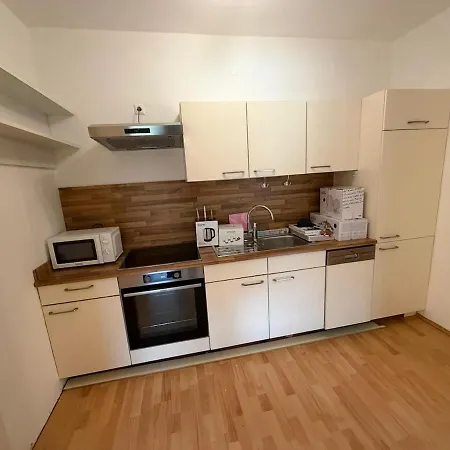 Monteurwohnung - Gemuetliche Stadtwohnung Im Gruenen