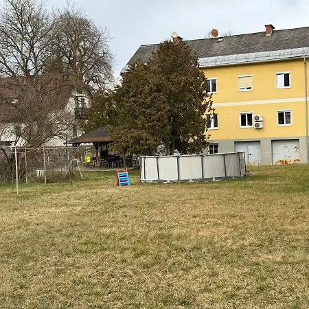 Monteurwohnung - Gemuetliche Stadtwohnung Im Gruenen Daire *